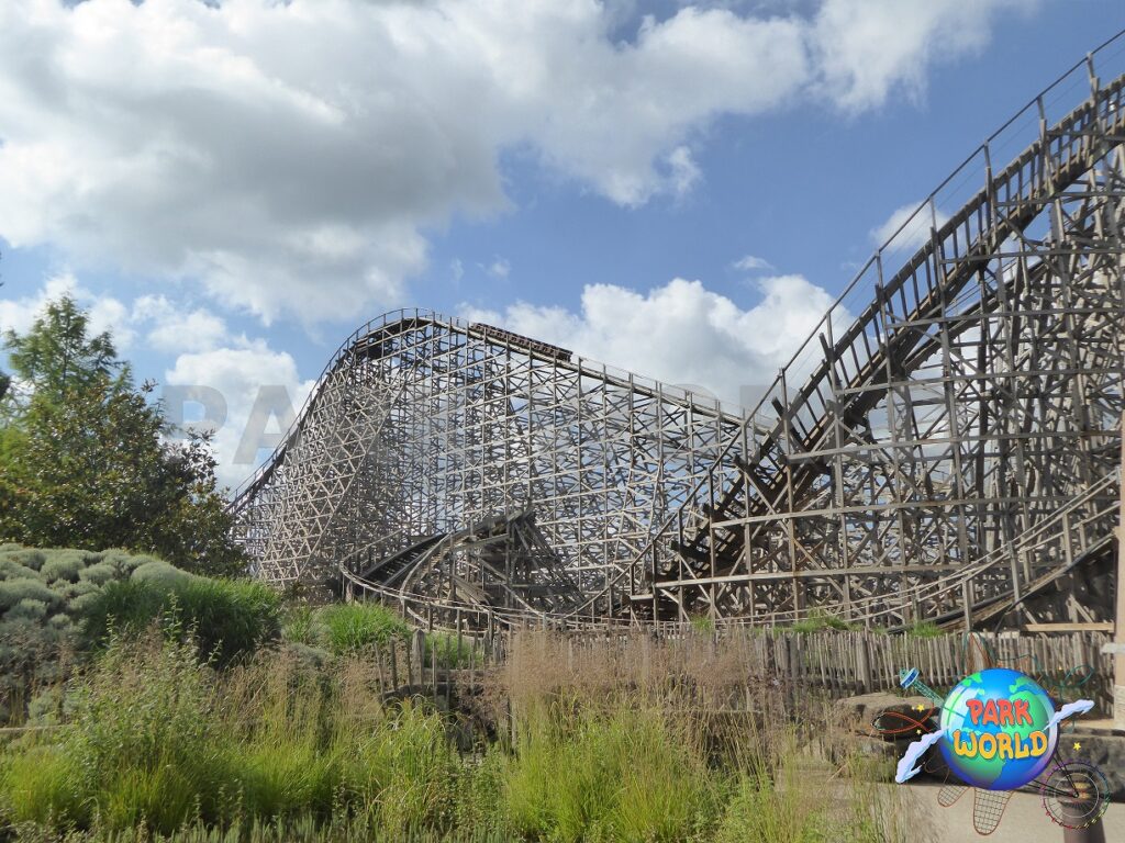 Troy, il bellissimo Wodeen Coaster di Toverland il parco magico